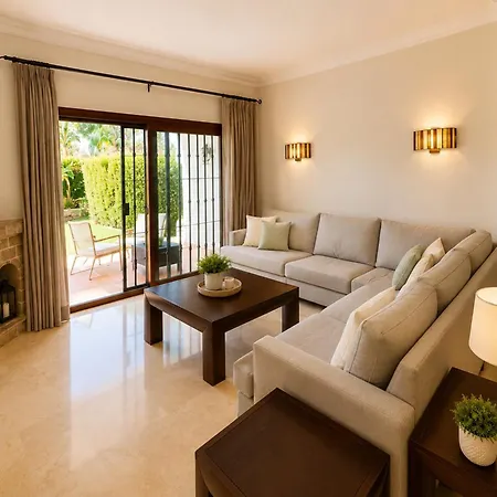 Casa Fernando-a Retreat Between Golf And The Nyaraló Estepona