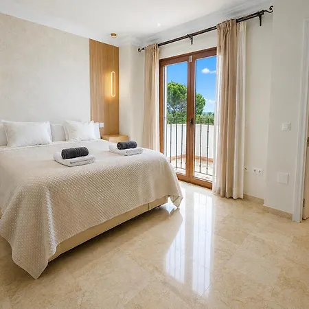 Casa Fernando-a Retreat Between Golf And The Nyaraló