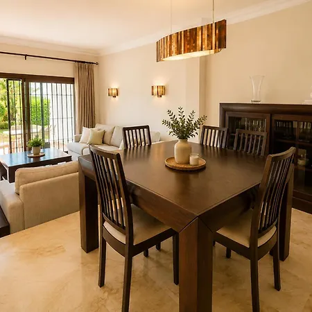 Casa Fernando-a Retreat Between Golf And The Nyaraló Estepona